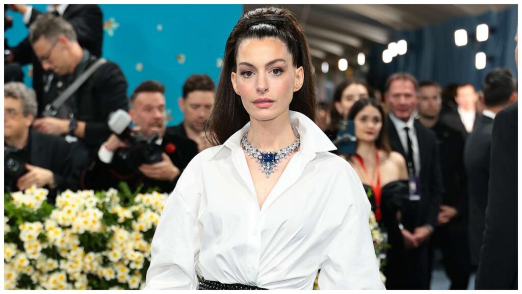 Anne Hathaway’s Met Gala 2025 look had fans buzzing over her ageless glow celebretea.com