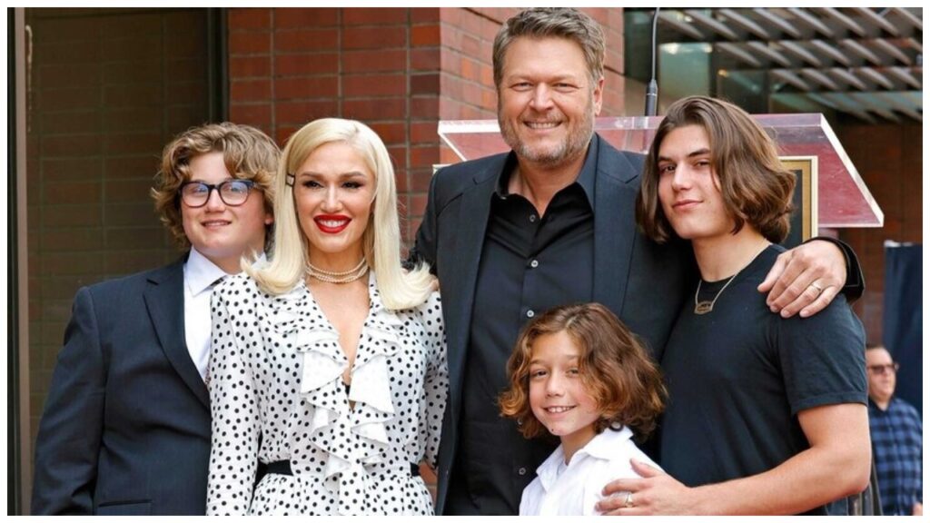 Gwen Stefani with husband Blake Shelton and her three children celebretea.com