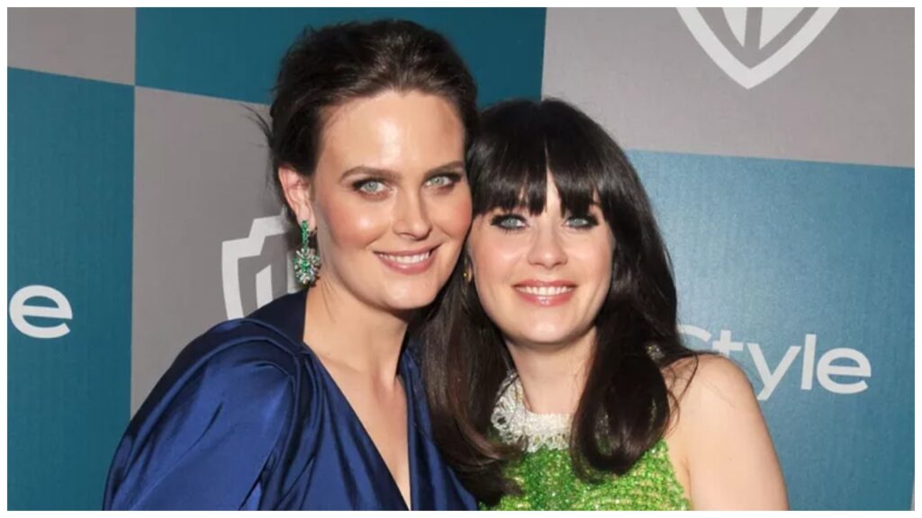 Zooey Deschanel with her sister Emily Deschanel celebretea.com